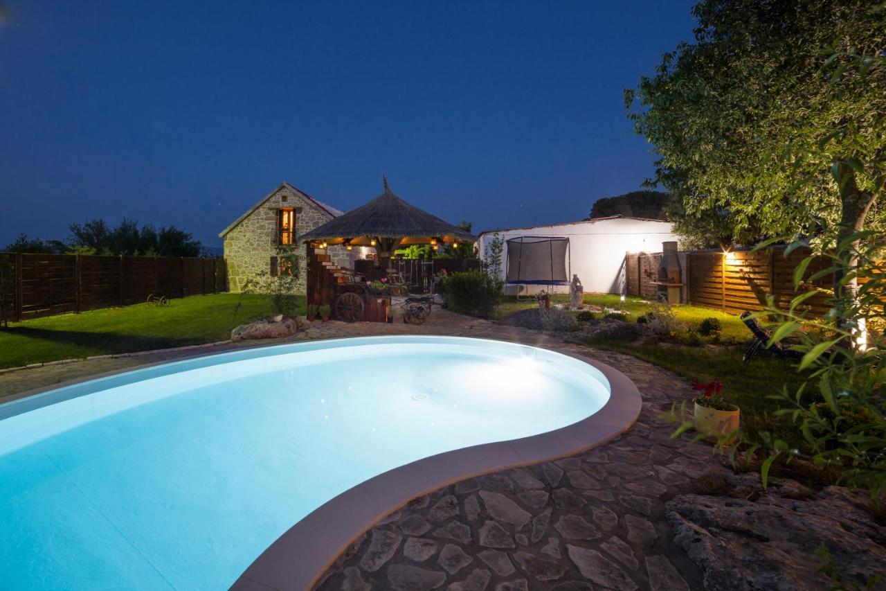 Kuca Za Odmor Joko I Jeka Villa Bogatic ภายนอก รูปภาพ